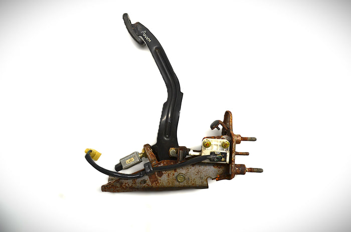 1990-2005 Mazda MX-5 Miata OEM Clutch Pedal Assembly NA NB 90-05 - USED- PICKUP ONLY