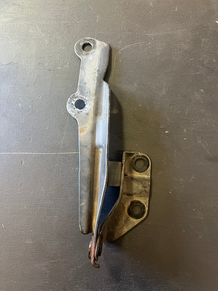 90-05 Miata Hood Hinge R [Used] - NA01-52-420D