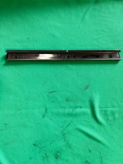 90-05 Miata Weatherstrip Retainer Front R [Used] - NA01-R1-461