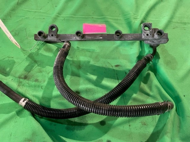 90-93 1.6 Miata Fuel Rail [Used] - B61P-13-150