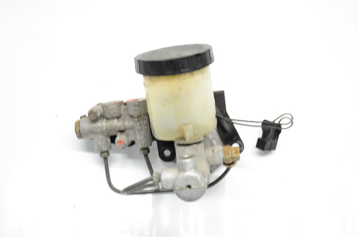90-97 Miata Brake Master Cylinder Non-ABS [Used] - NA01-43-40ZR-00