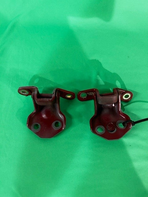 90-97 Miata Door Hinge Upper R [Used] - B156-59-240