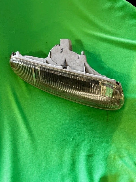 90-97 Miata Front Turn Signal R [Used] - NA01-51-06XA