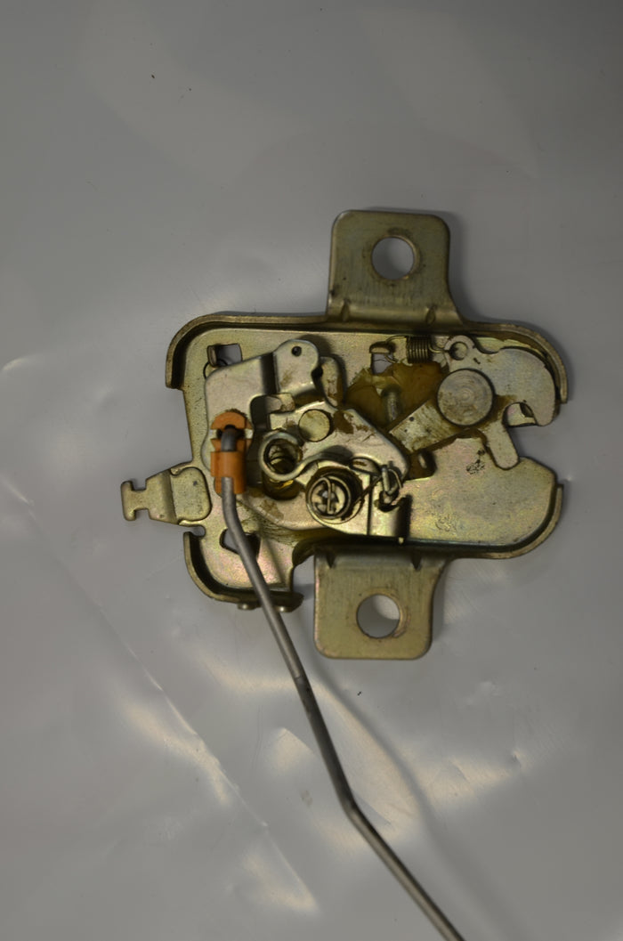 90-97 Miata Trunk Release Latch [Used] - N007-56-820
