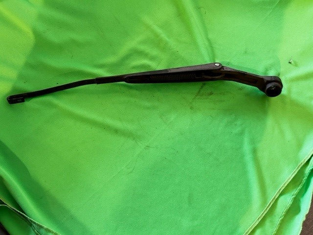 90-97 Miata Wiper Arm R [Used] - NA02-67-321