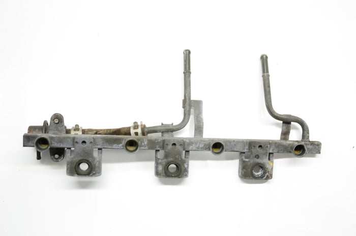 94-97 Miata Fuel Rail [Used] - BPE8-13-150