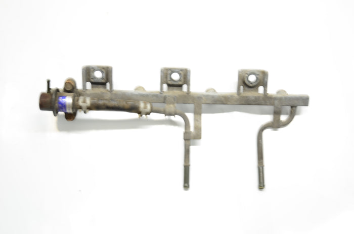 94-97 Miata Fuel Rail [Used] - BPE8-13-150