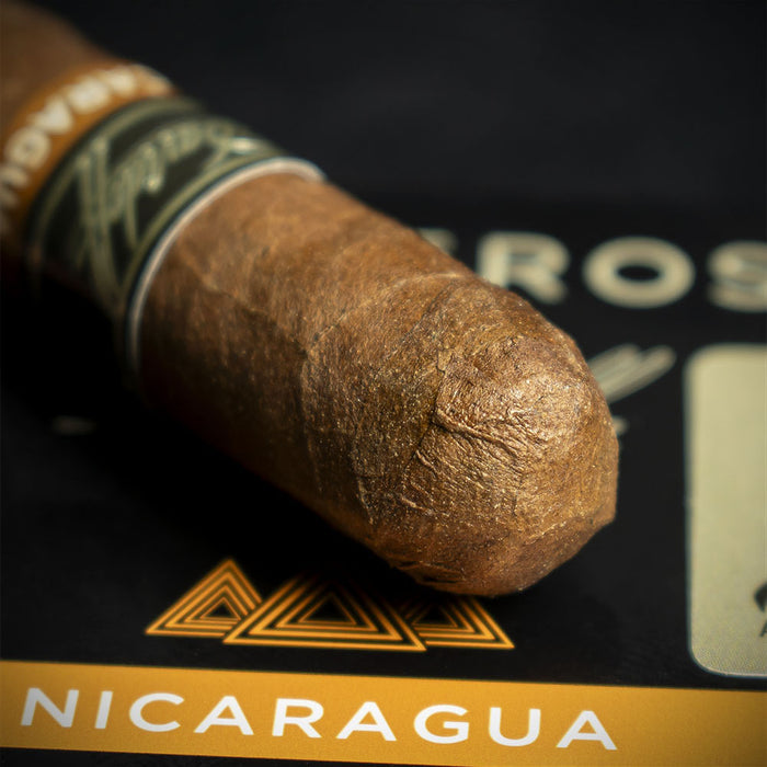 Davidoff Primeros Nicaragua Petit Panetela Cigars - Tin of 6