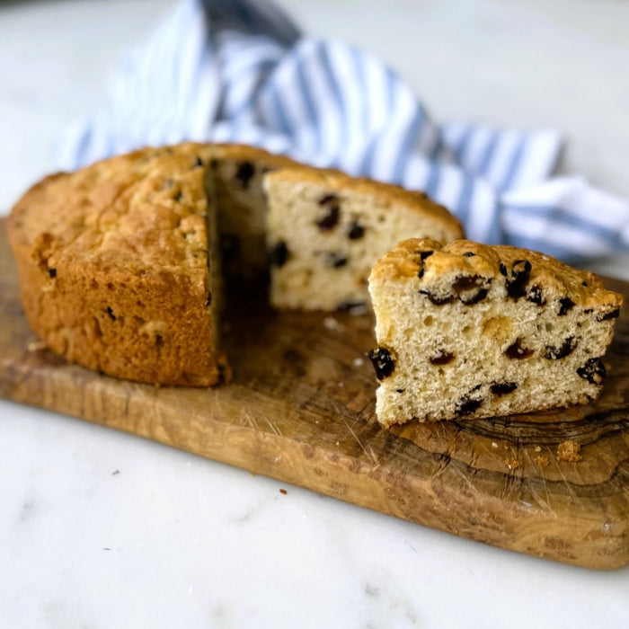 Old-Fashioned Irish Raisin Cake