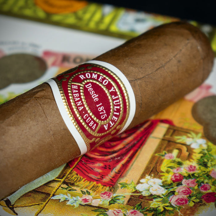 Romeo y Julieta Petit Coronas Cuban Cigar