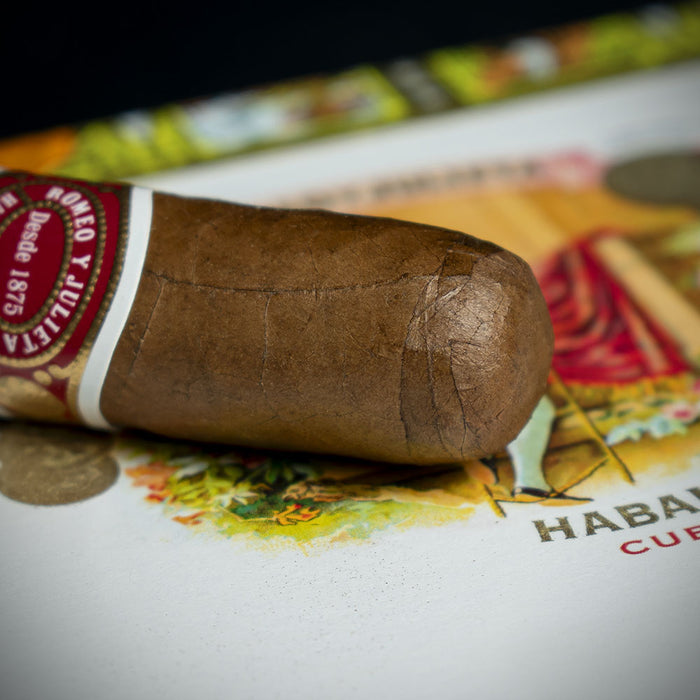 Romeo y Julieta Petit Coronas Cuban Cigar